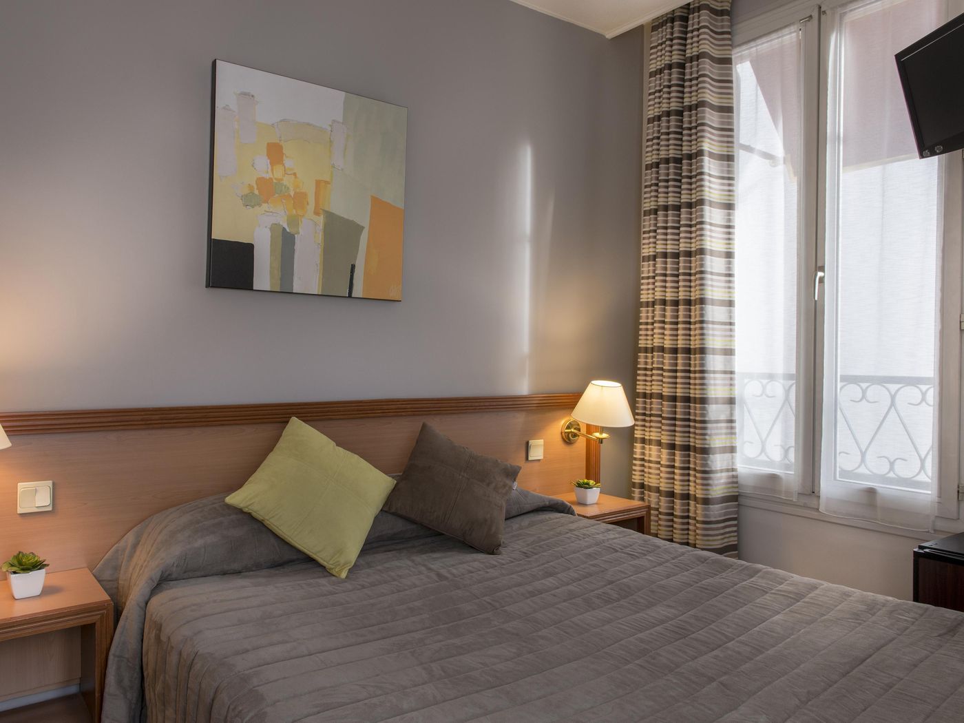 Beaugency-Room-16