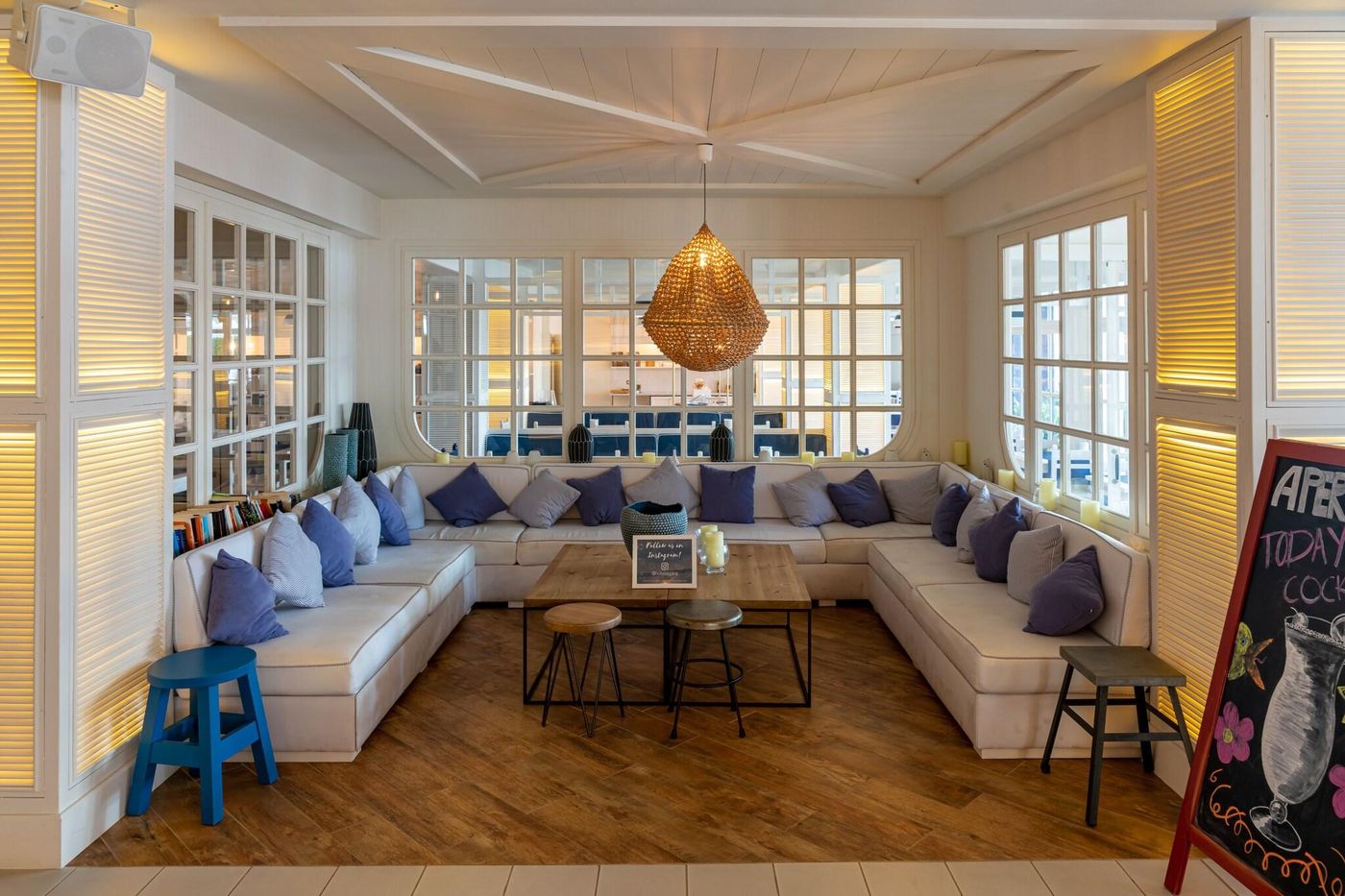 Els-Pins-Hotel-Lobby-51