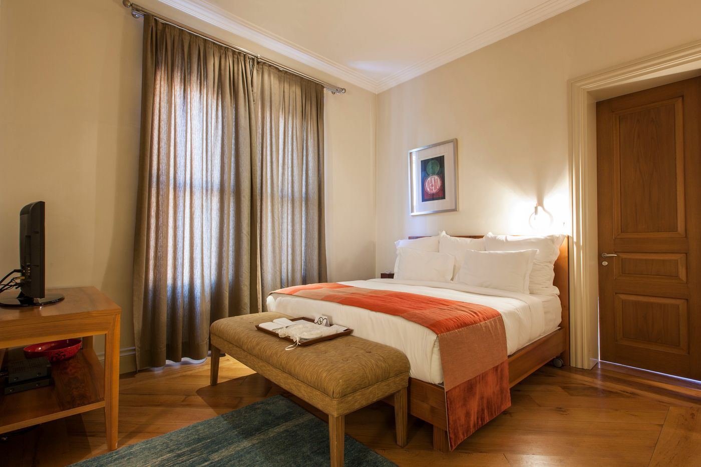 Tomtom-Suites-Room-16