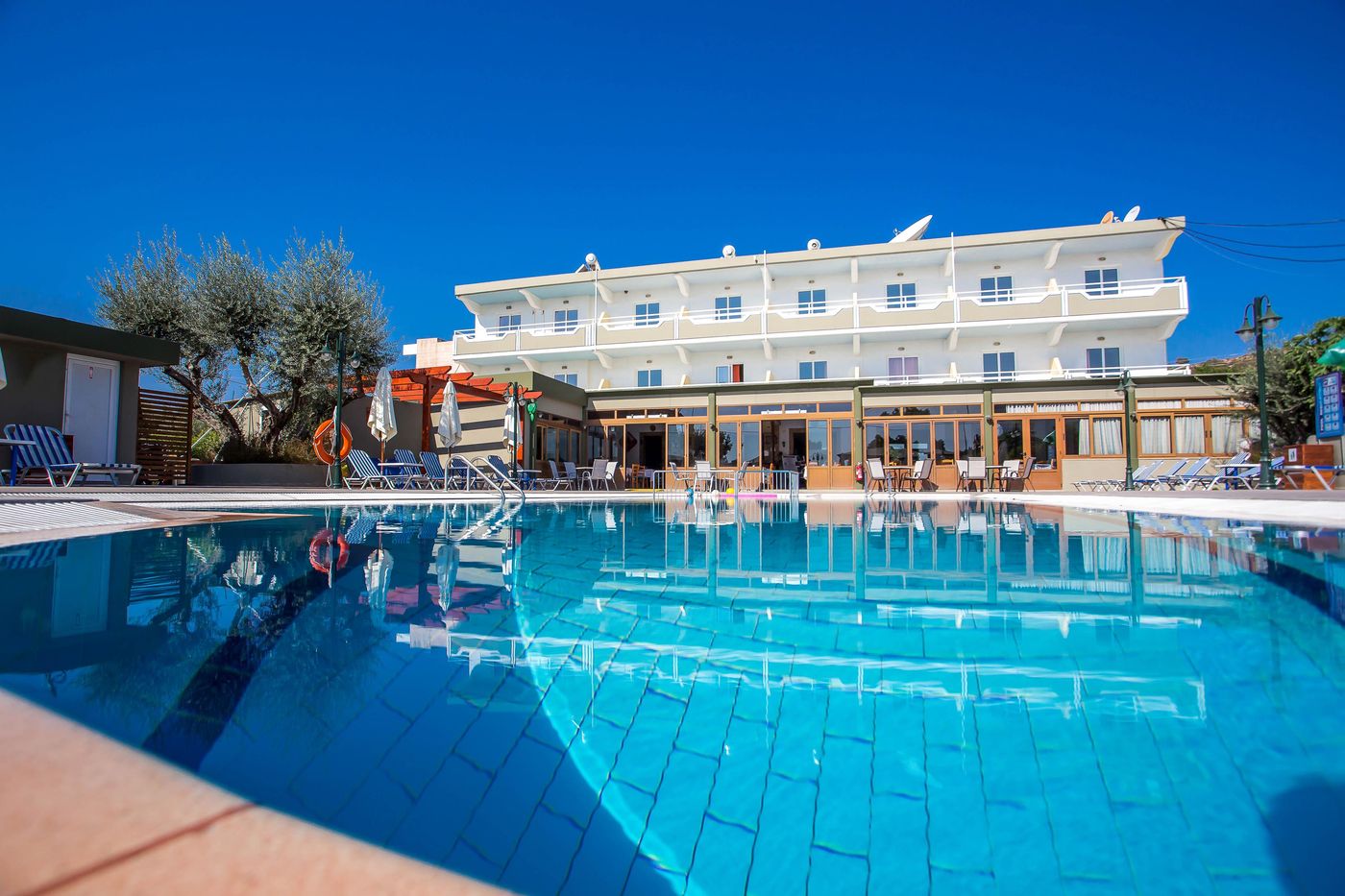 Georgia-Apartments-Pool-9