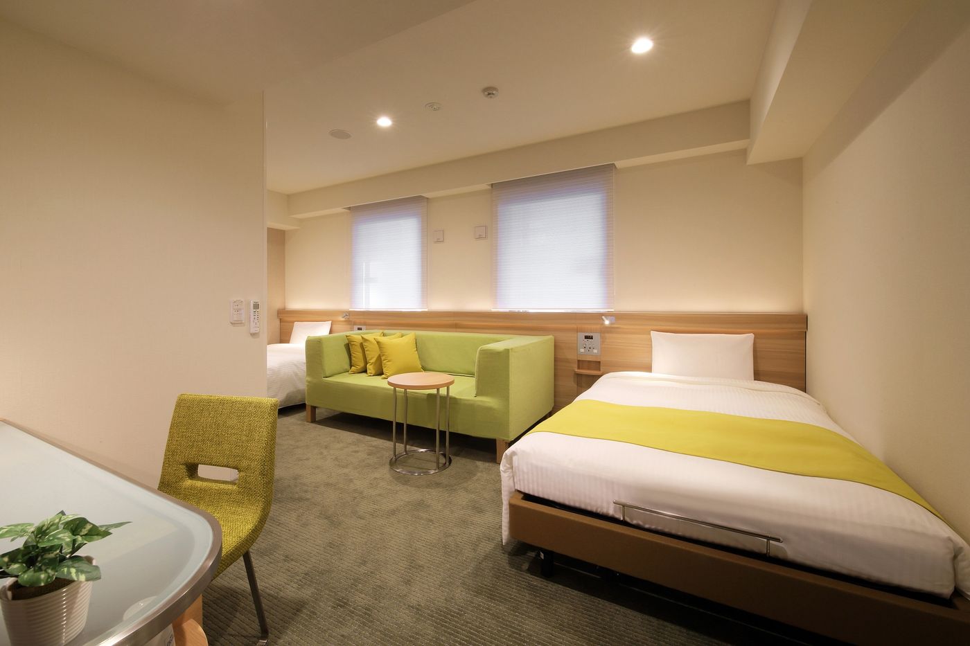 Keio Presso Inn Hamamatsucho-Japan-Tokyo-Room-9