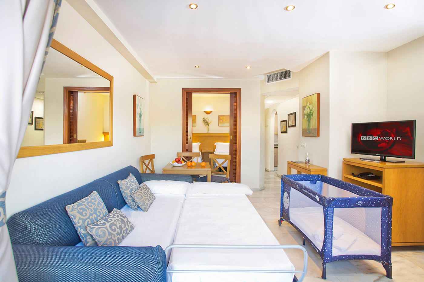 Sunset-Beach-Club-Room-19