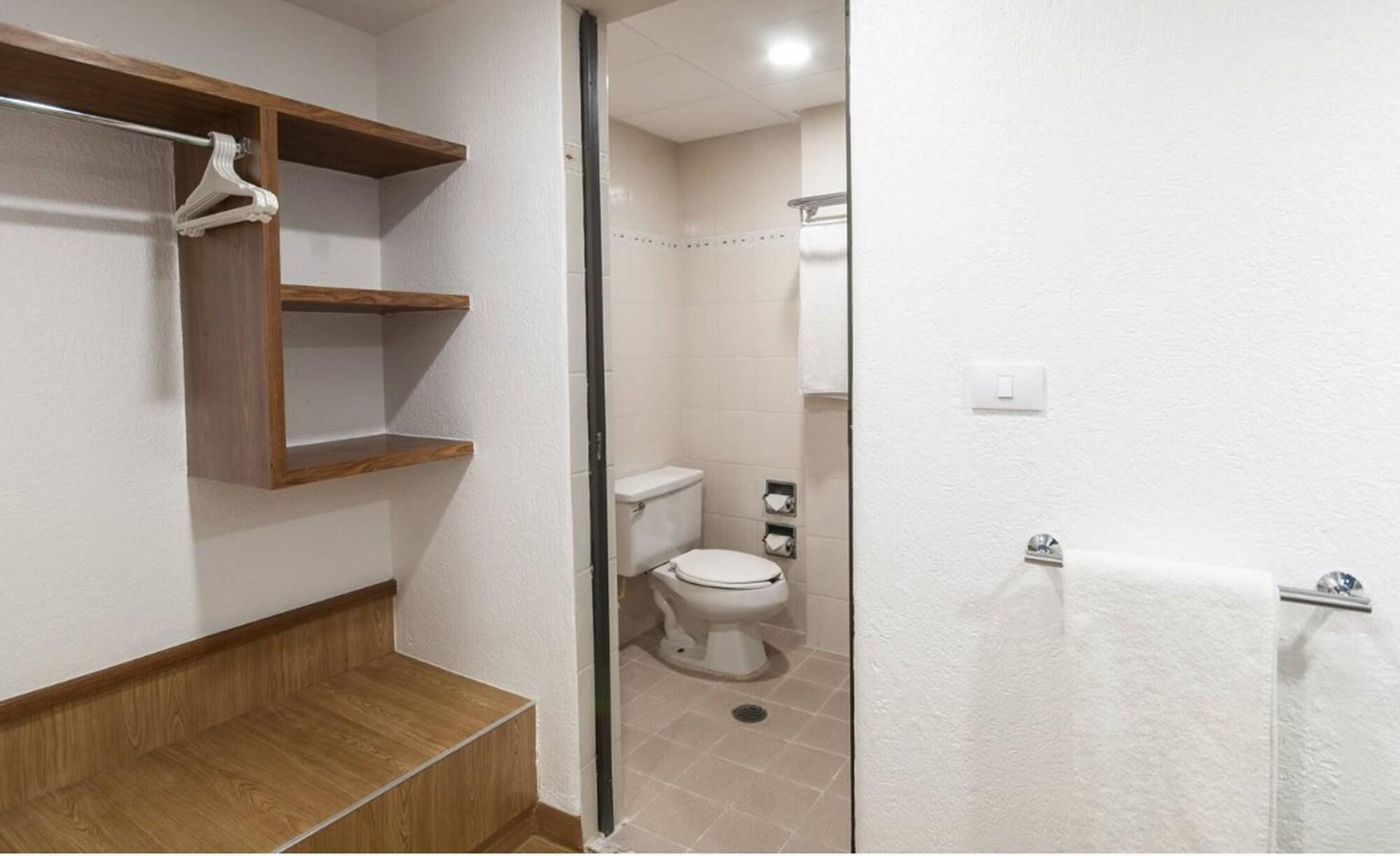 San Lucas-Mexico-CUAUHTÉMOC-Room-3