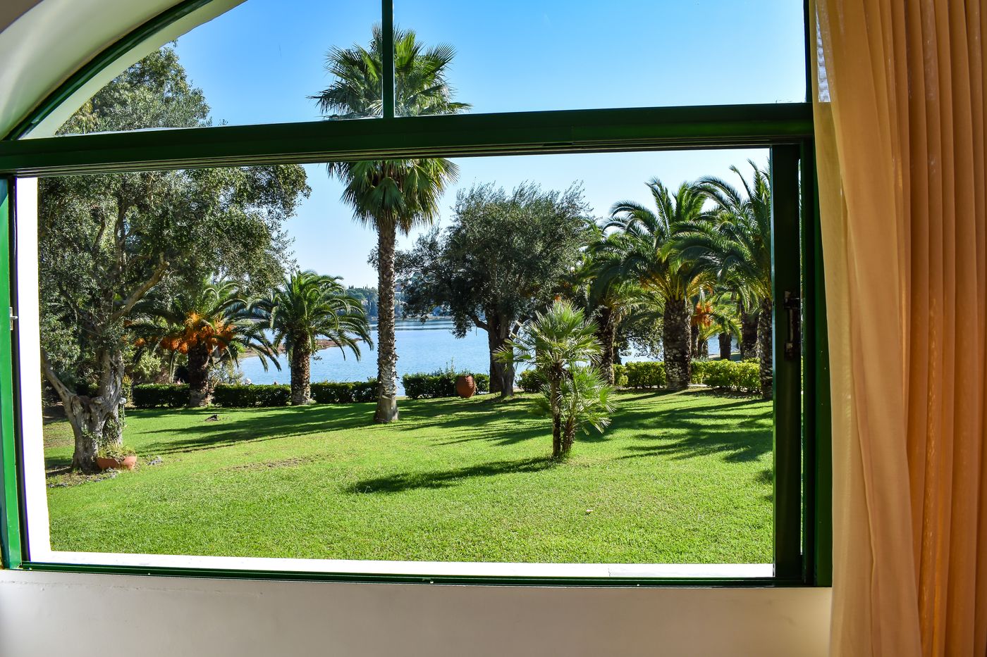 Govino-Bay-Apartments-Room-73