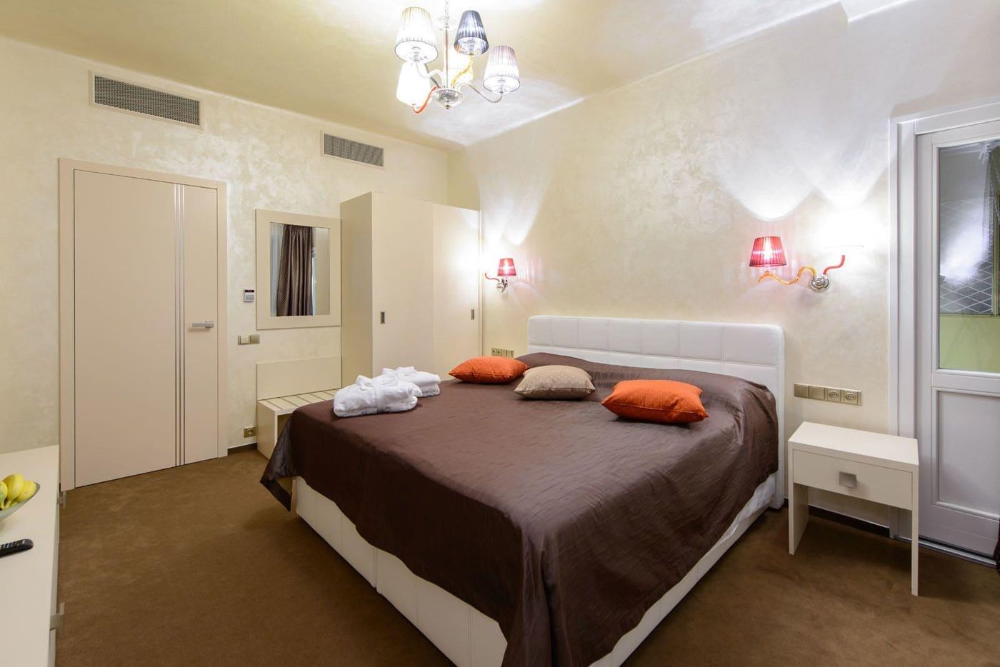 Myo-Hotel-Mysterius-Room-7