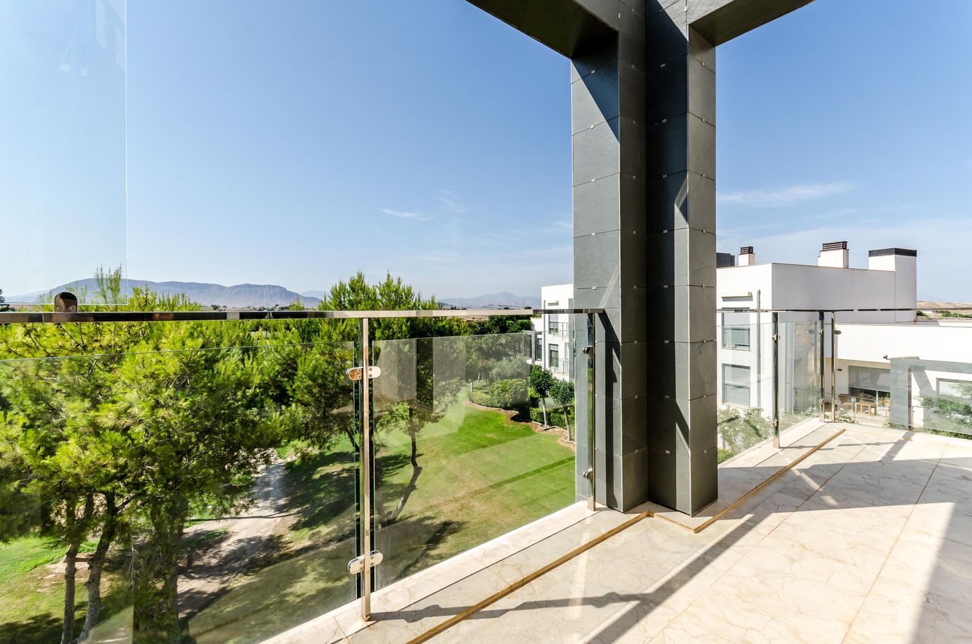 El-Plantio-Golf-Resort-Room-8