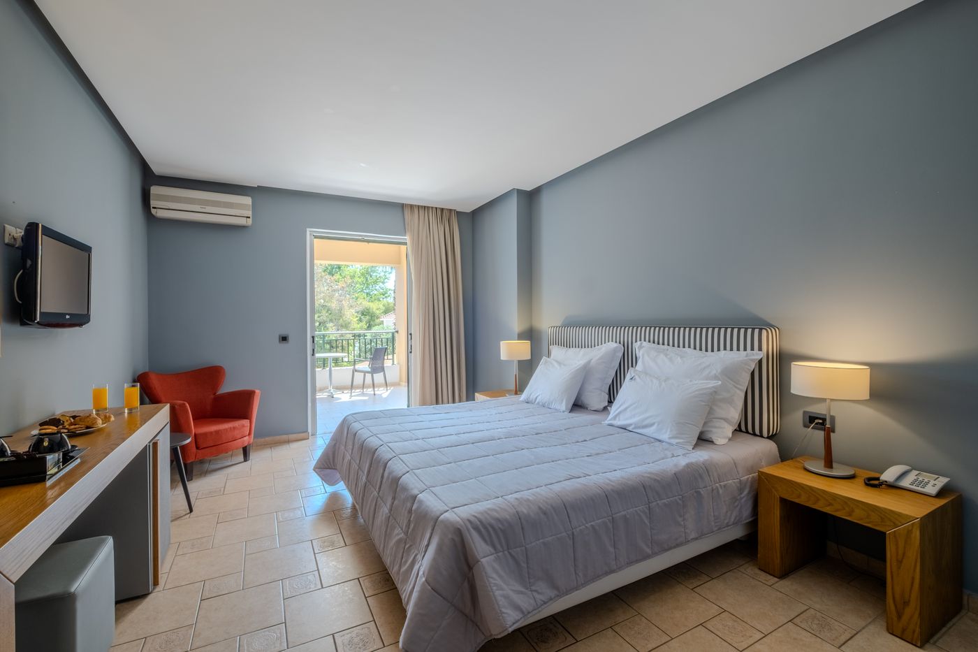 Hotel-Mediterranean-Beach-Room-28