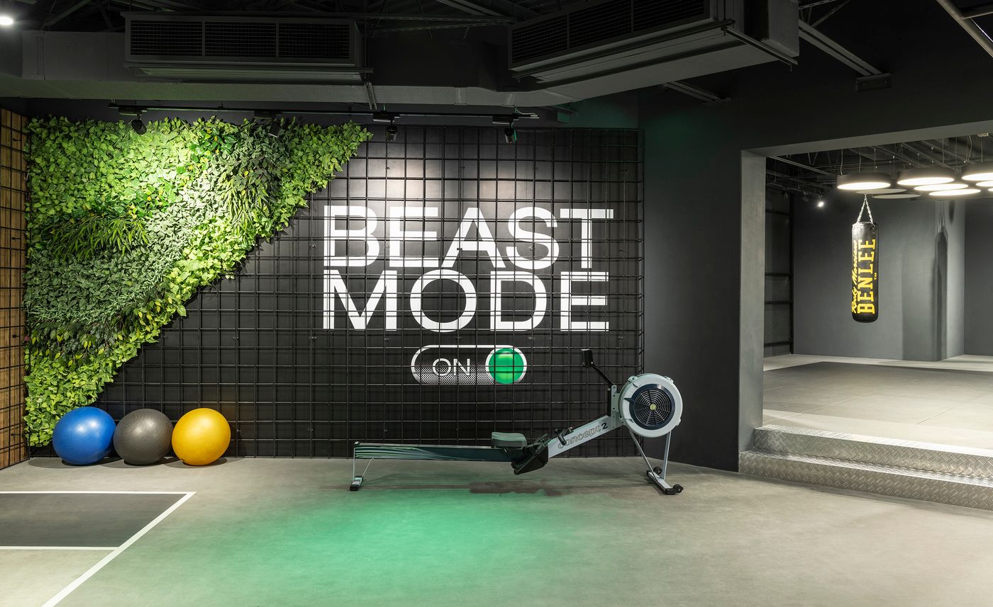 Le-Meridien-Dubai-Hotel---Conference-Centre-Sports-and-Entertainment-108