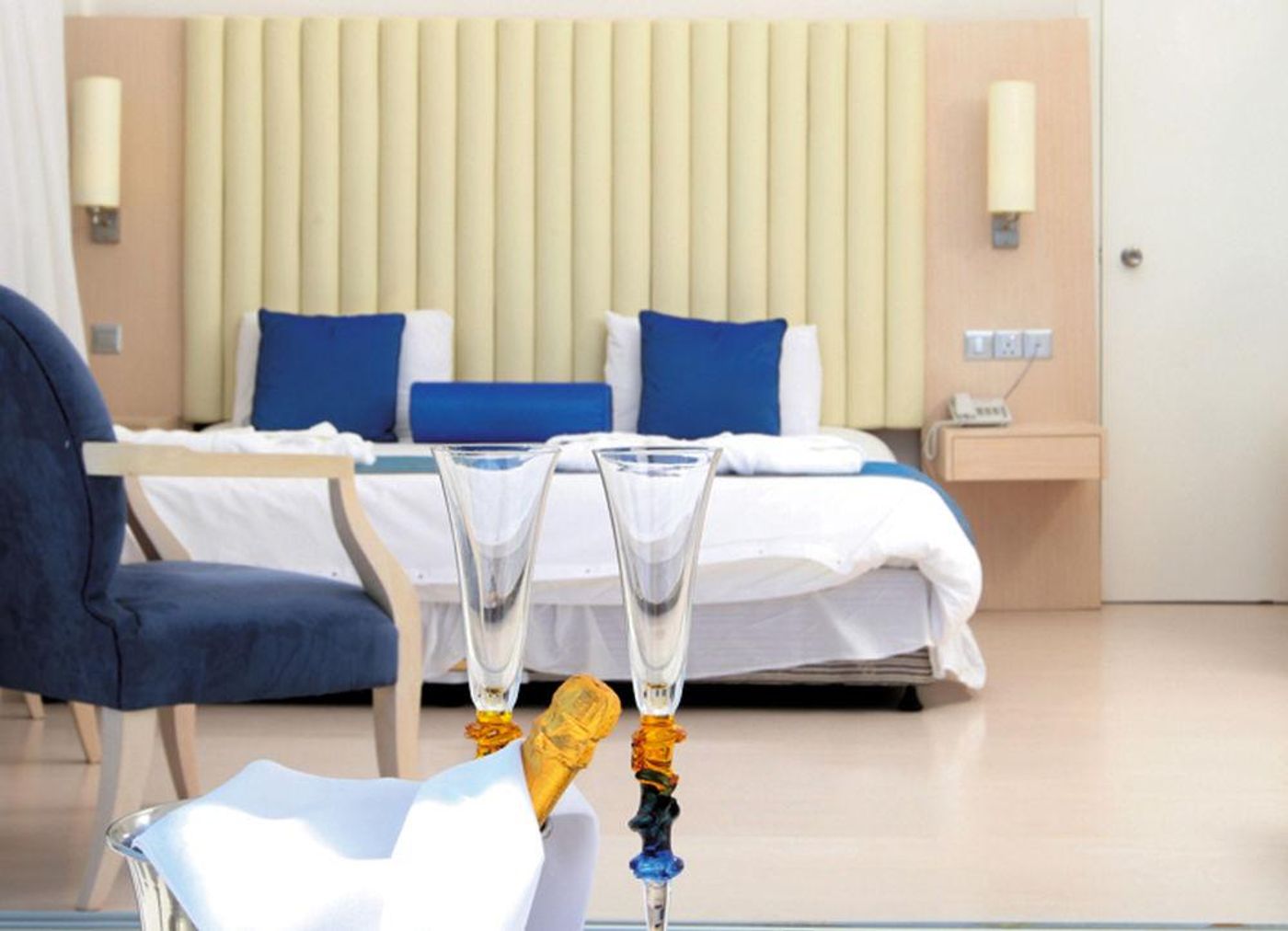 Tsokkos-Vrissiana-Beach-Hotel-Room-17