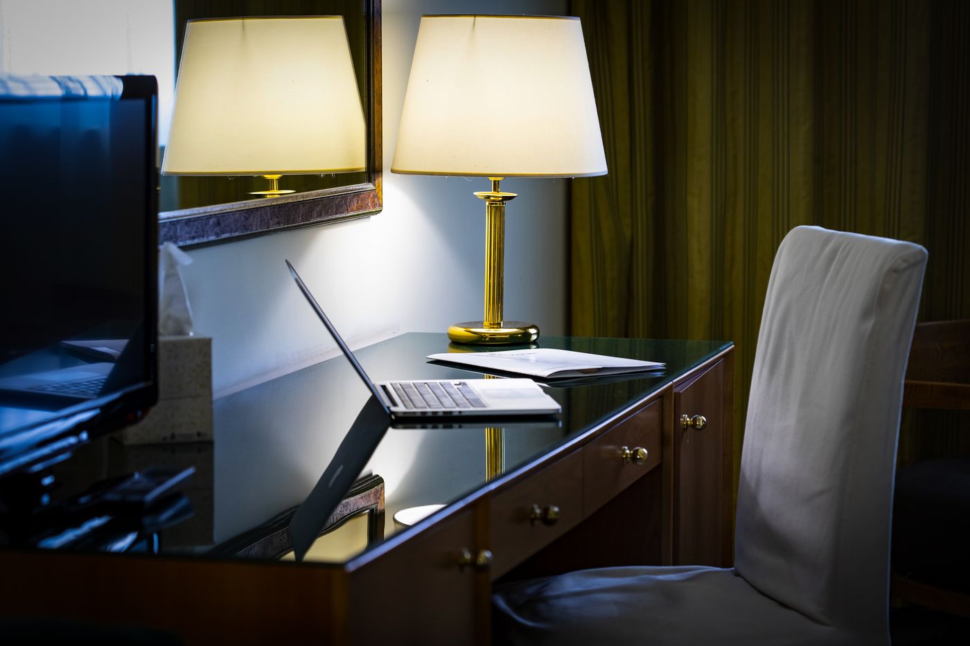 BV-Oly-Hotel-Room-26