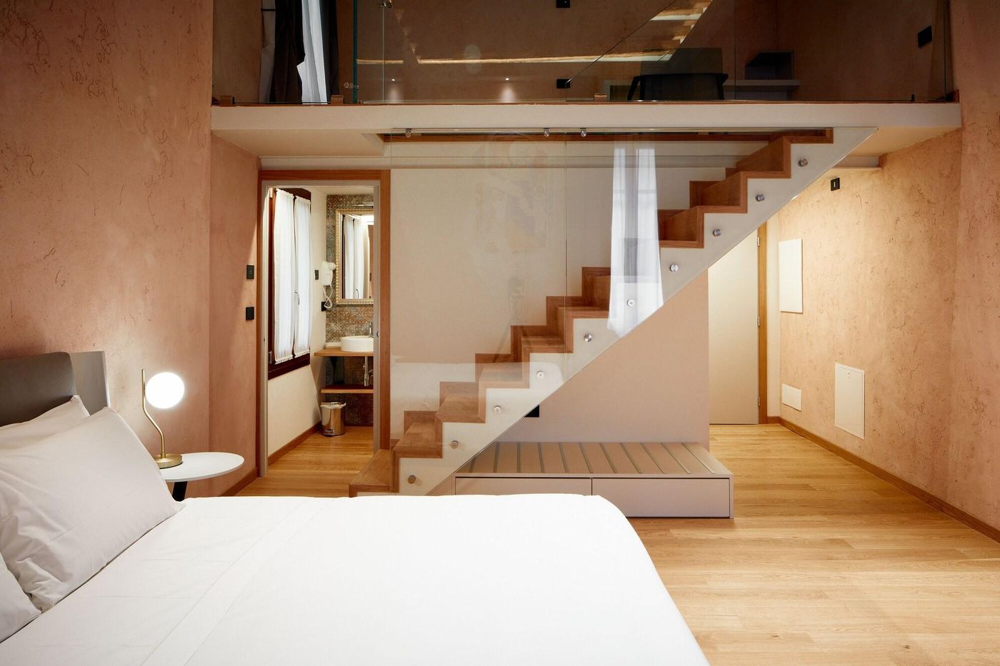 Ca--dei-Proverbi-Suites-Room-8