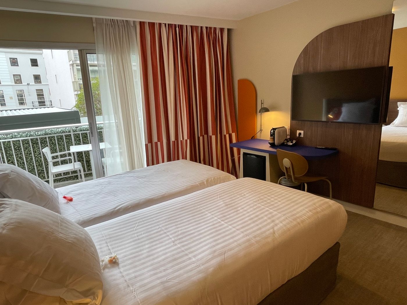 Hotel-Abrial-Cannes-Centre-Room-12