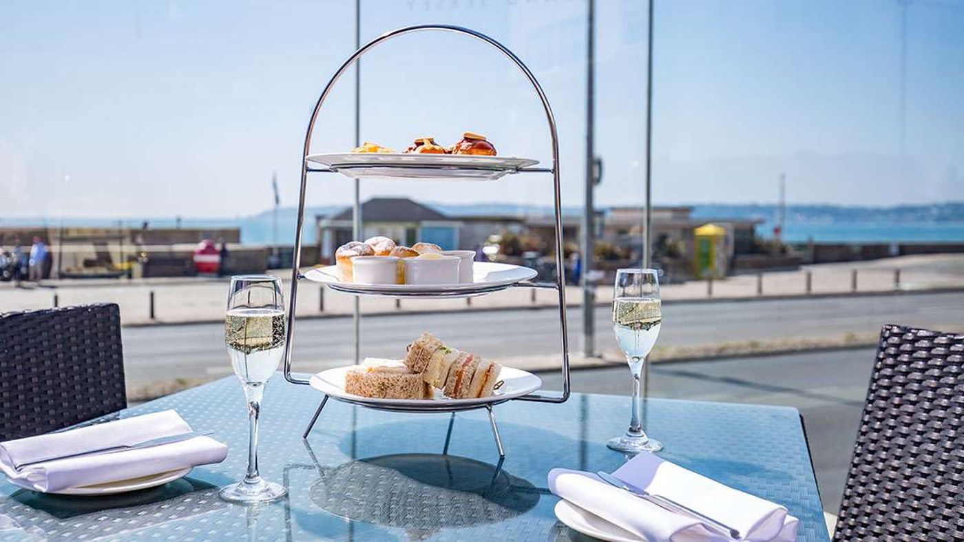 Grand-Jersey-Hotel---Spa-Terrace-23