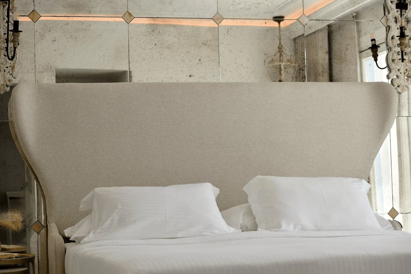 Saint-John-Hotel-Villas---Spa-Room-64