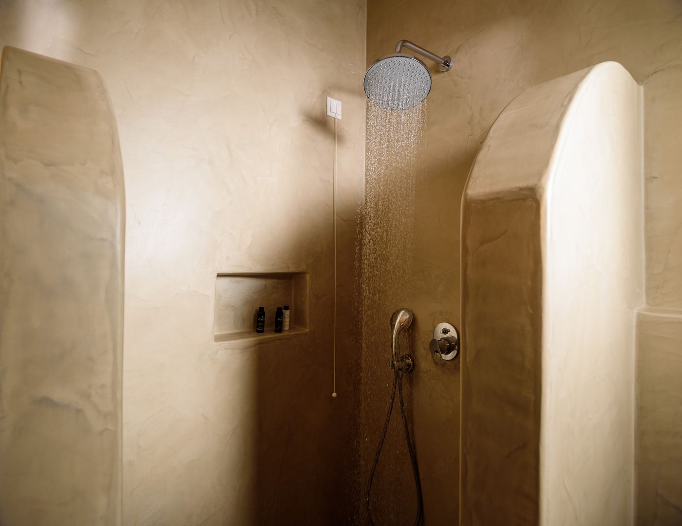 Aliter-Suites-Room-40