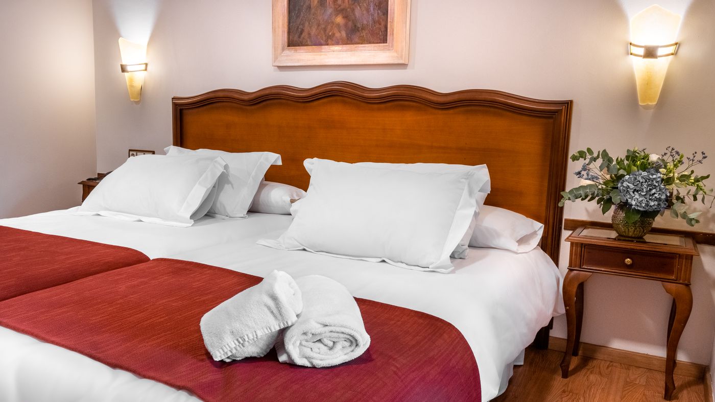 Reina Cristina-Spain-GRANADA-Room-6