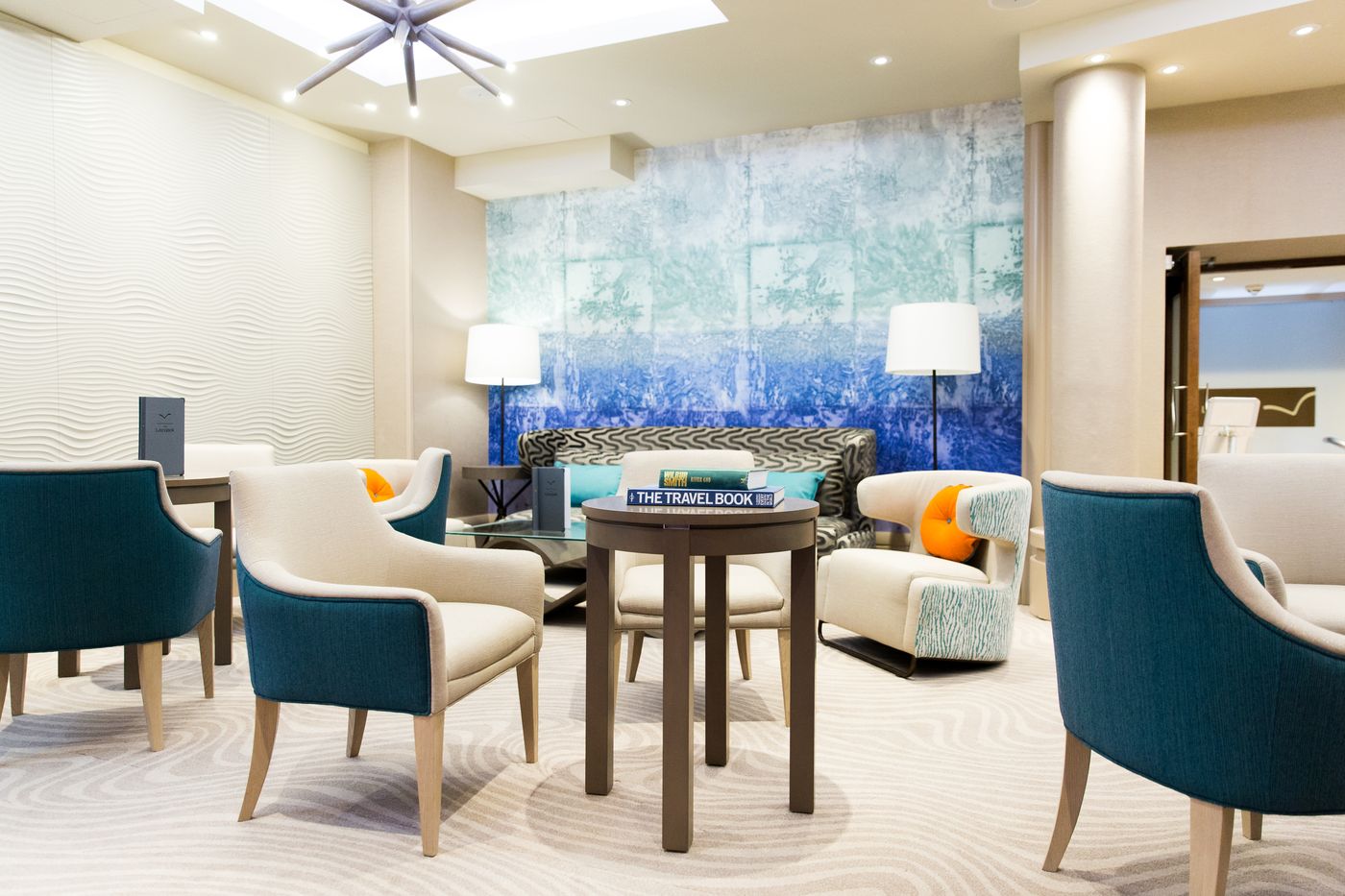 The-Royal-Yacht-Bar-4