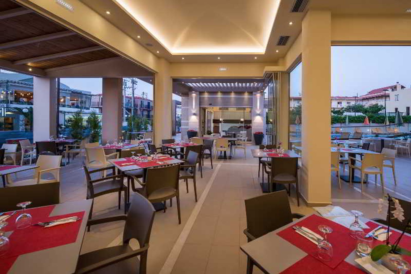 Oscar-Suites---Village-Restaurant-35