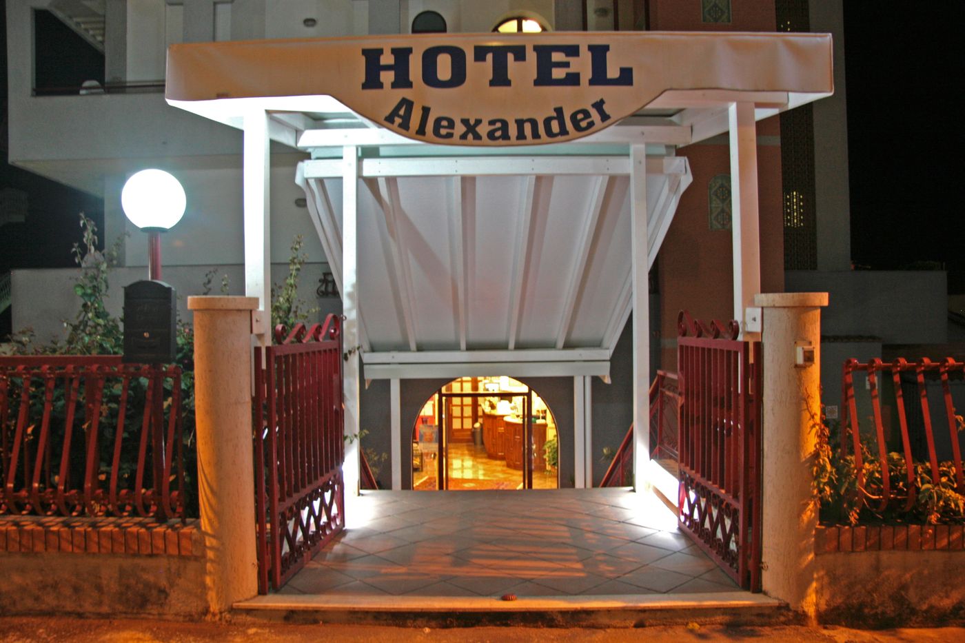 Hotel-Alexander-Lobby-17
