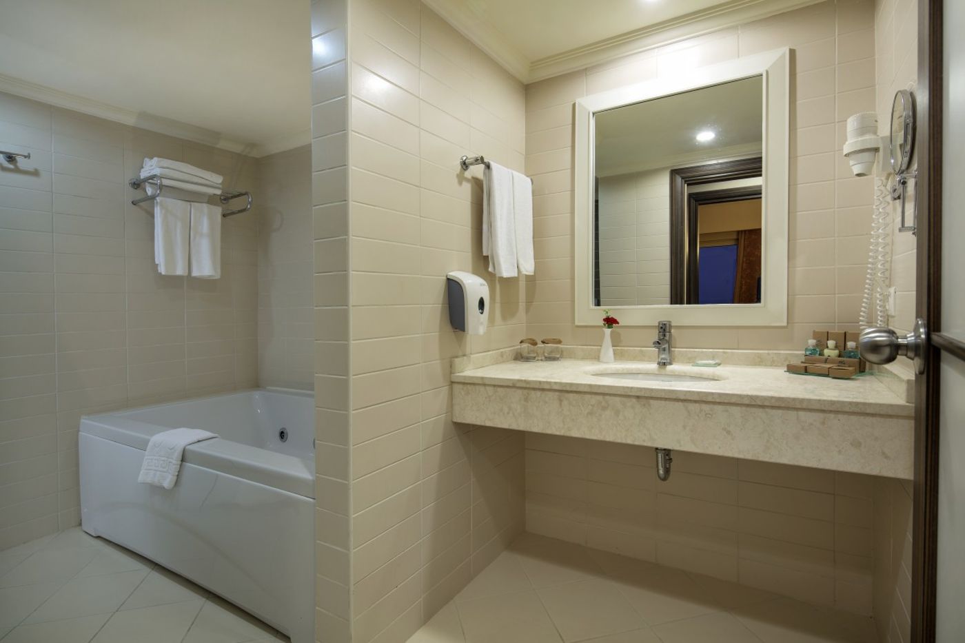 Crystal-Family-Resort-Room-35