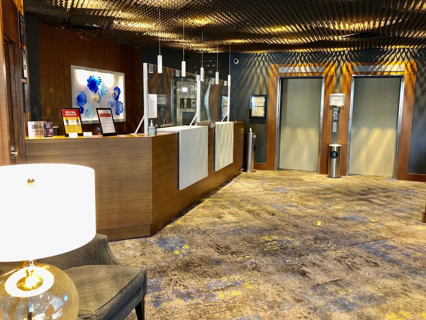 Best-Western-Premier-Chateau-Granville-Hotel---Suites-Lobby-10