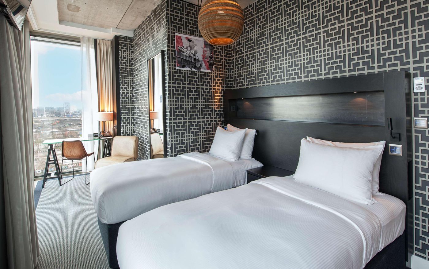 DoubleTree-by-Hilton-NDSM-Wharf-Room-29
