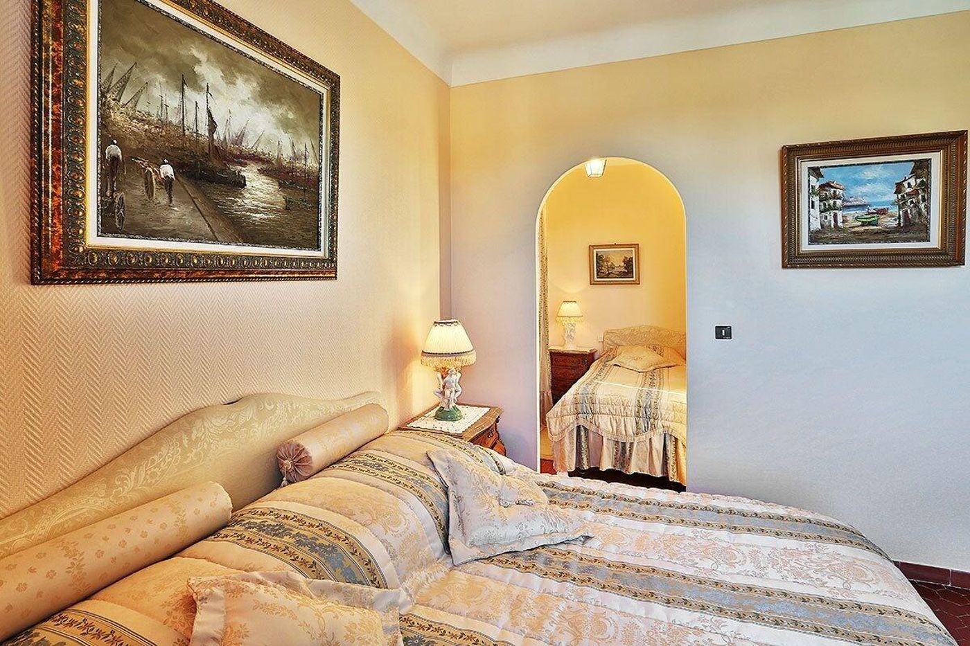 Chateau-de-Mei-Lese-Room-62