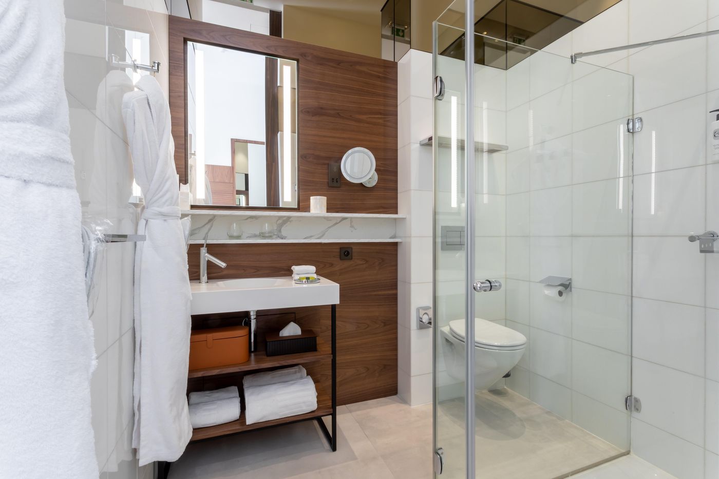 InterContinental-Paris---Champs-Elysees-Etoile--an-IHG-Hotel-Room-54