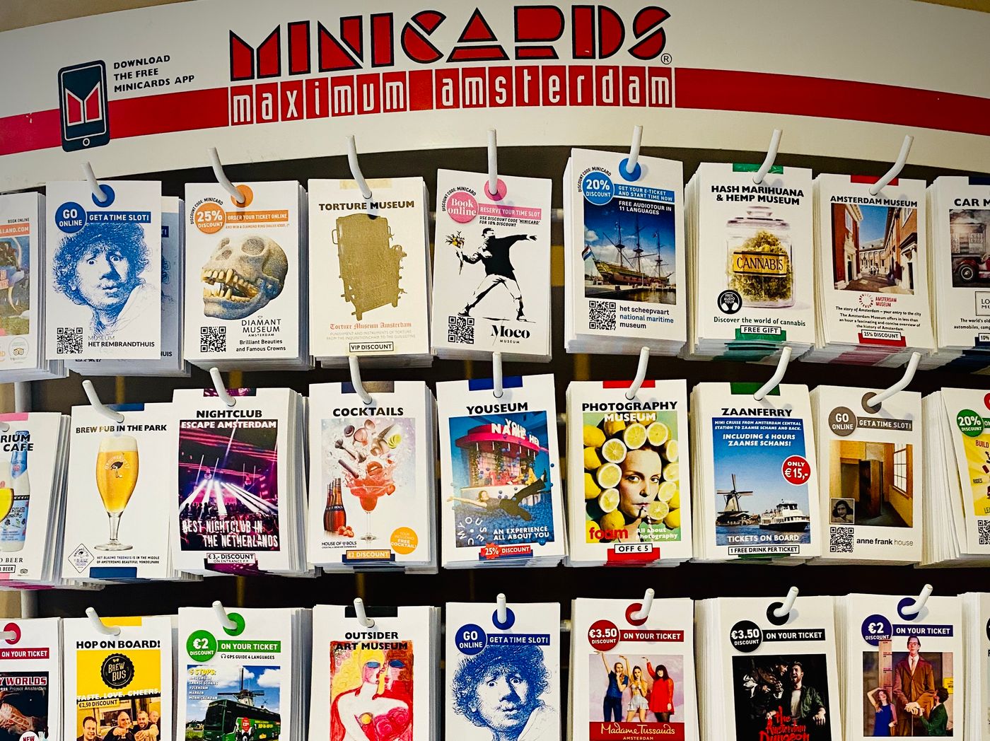 Hotel-Van-Gogh-Lobby-30