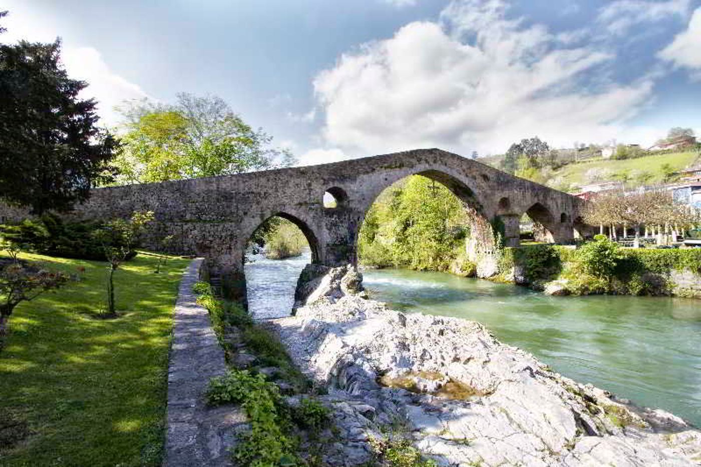 Sella-Spain-CANGAS DE ONIS-General view-8