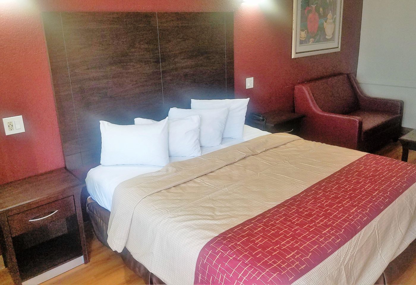 Red Roof Inn & Suites Houston - Hobby Airport-United States-HOUSTON-Room-9