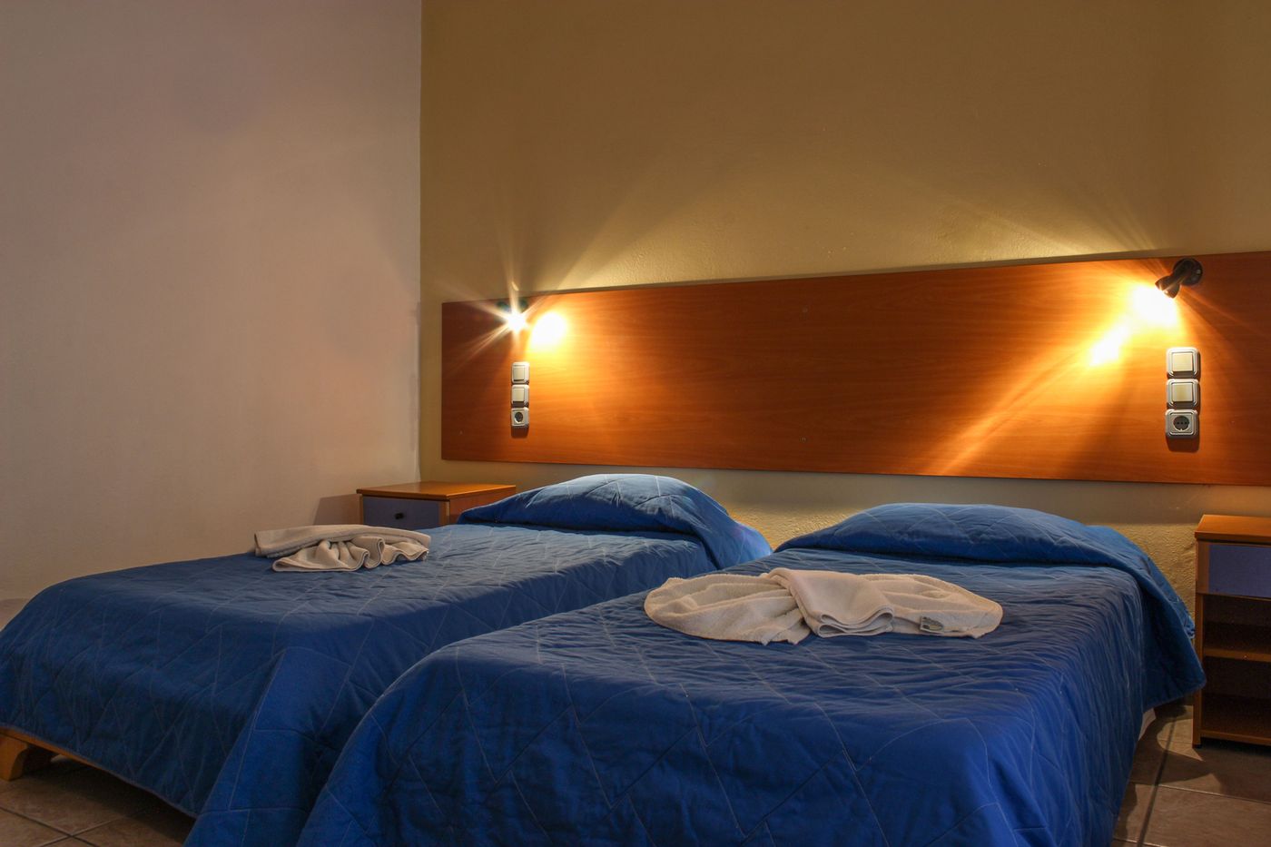 Nireas-Studios---Apartments-Room-32