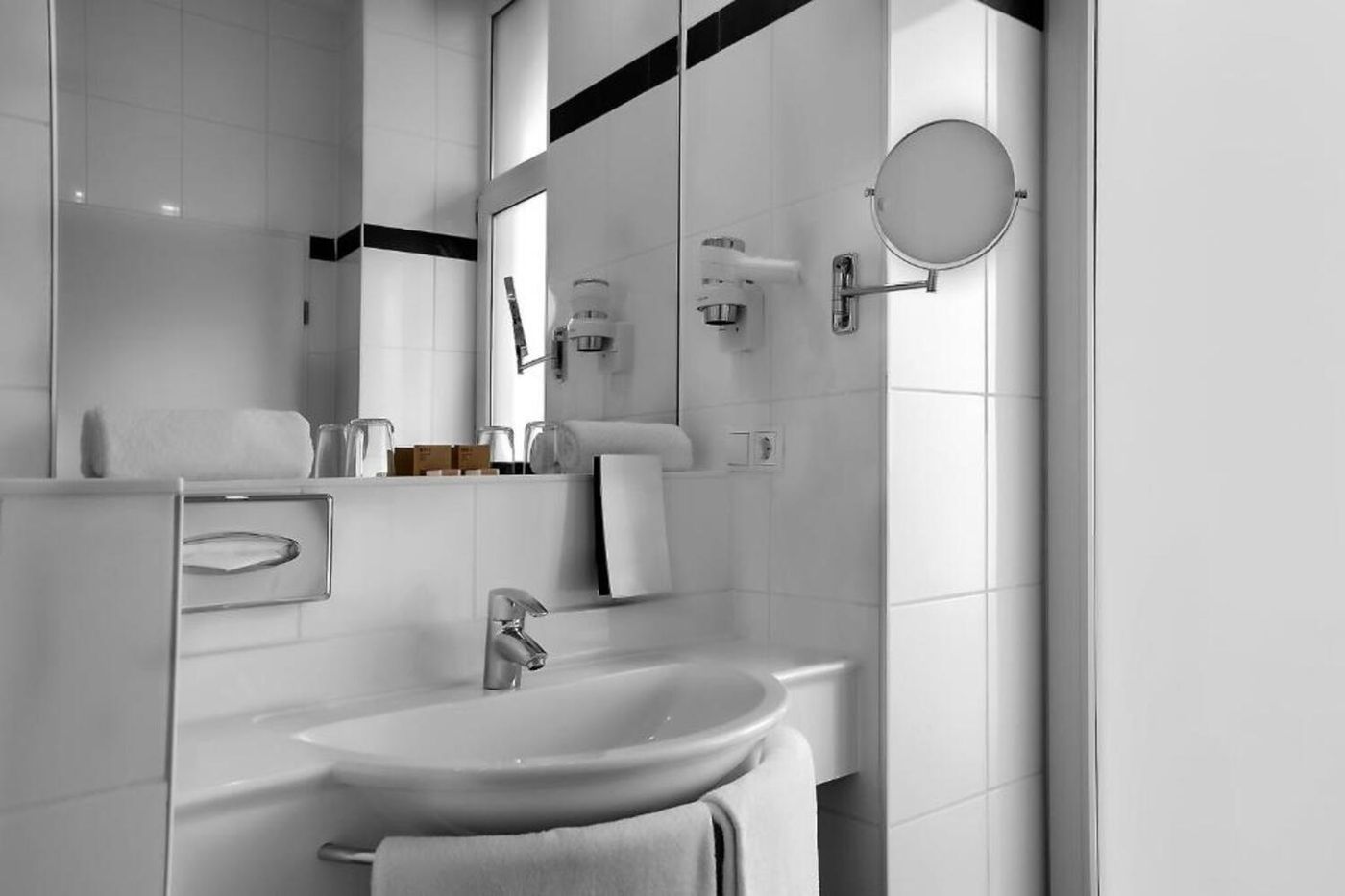 Grand Hotel Downtown - Germany - Frankfurt Am Main - Room - 2