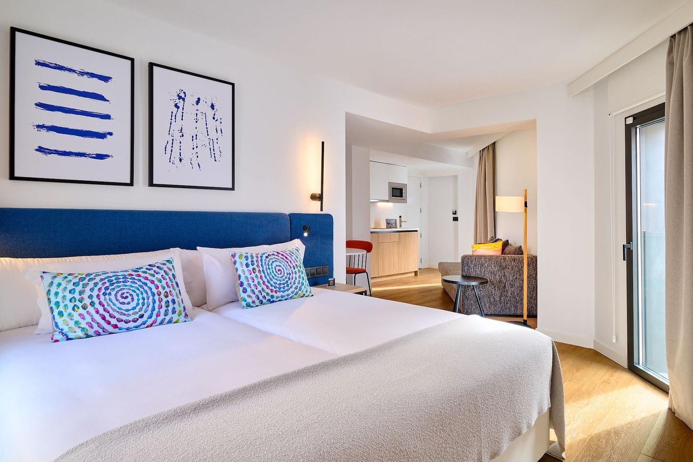 Apartamentos Luna Suites Granada-Spain-GRANADA-Room-2