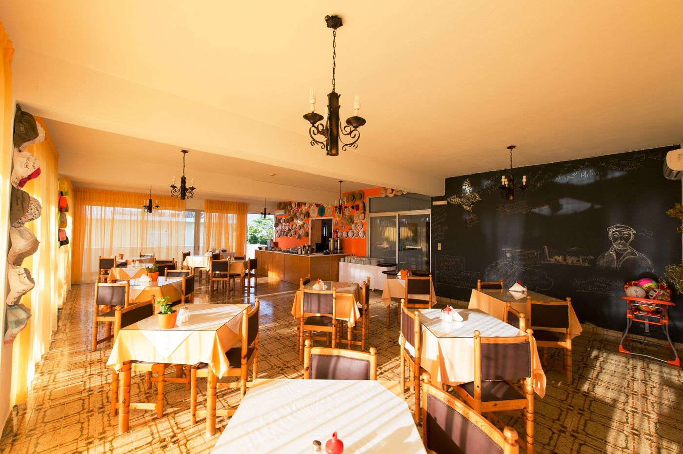 Laura-Hotel-Restaurant-13