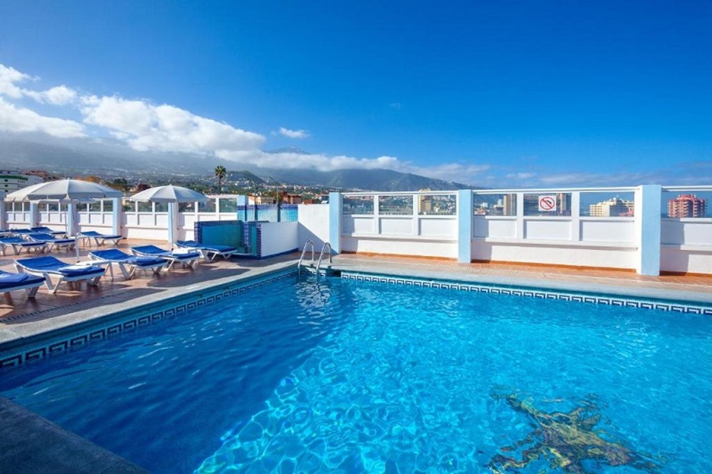 HC-Hotel-Magec-Pool-3