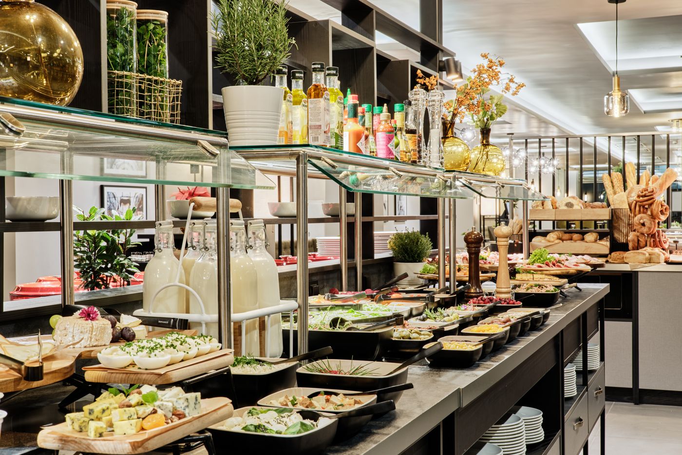 Leonardo-Royal-Hotel-Warsaw-Restaurant-65