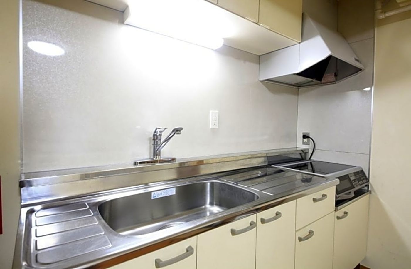 Shinjuku Urban Hotel-Japan-TOKYO-General view-10