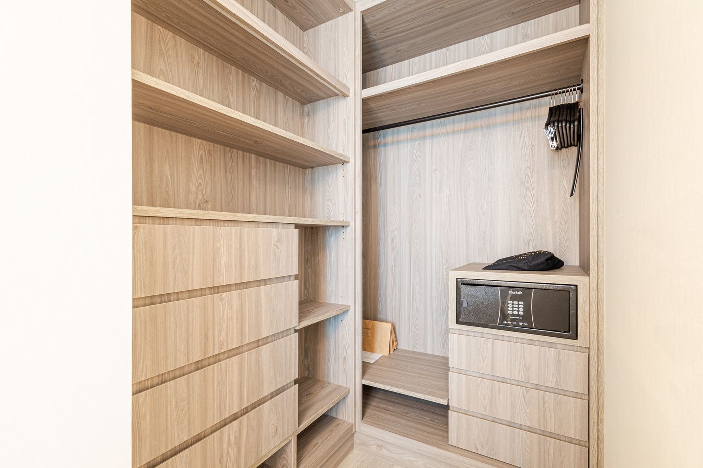 Luster-Hotel-Room-38