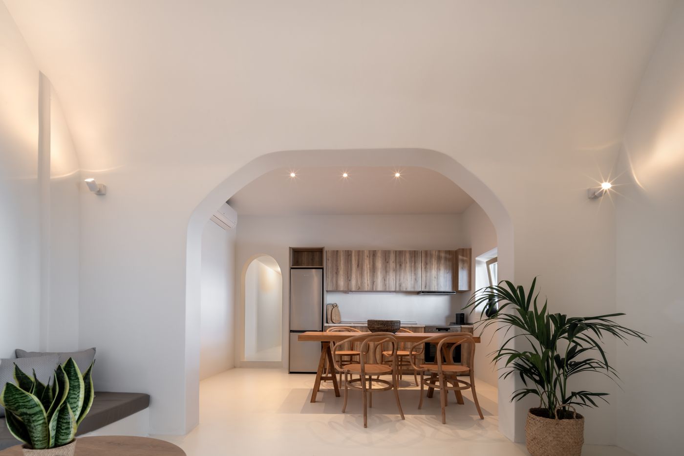 Colombos-Beachfront-Room-15