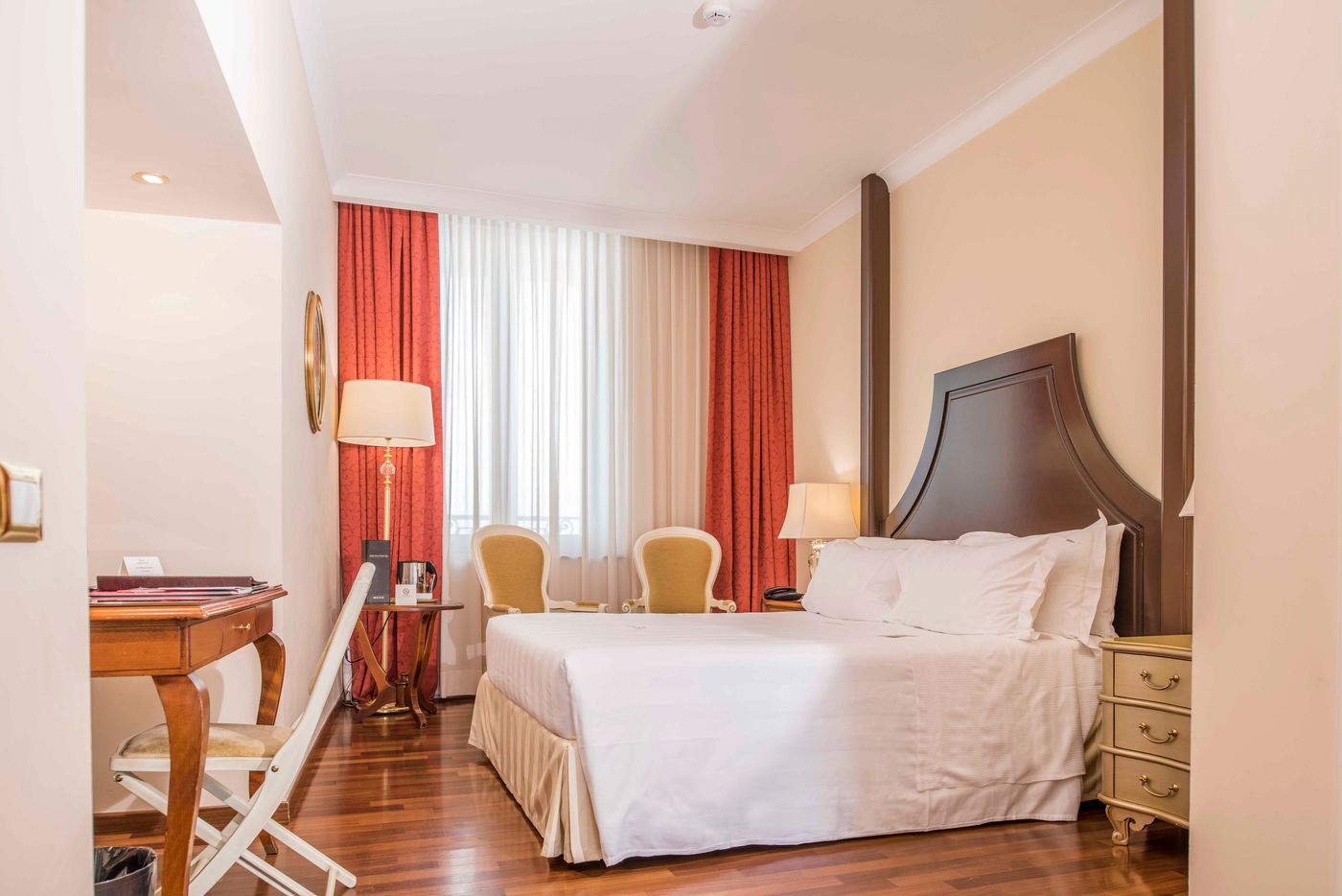 Golden-Tower-Hotel---Spa-Room-25