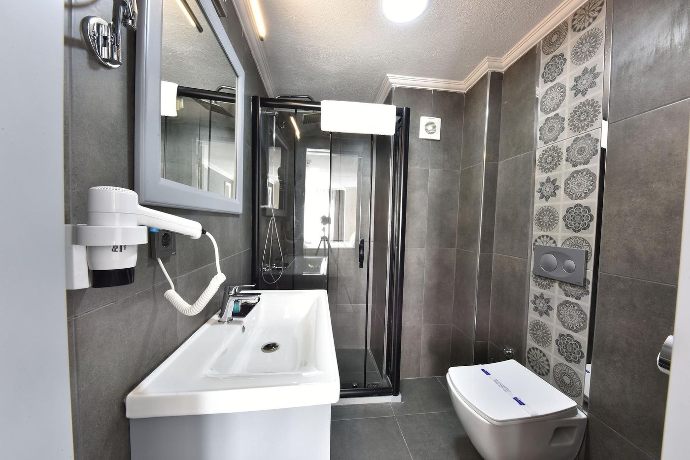 Almina-Inn-Hotel-Room-18