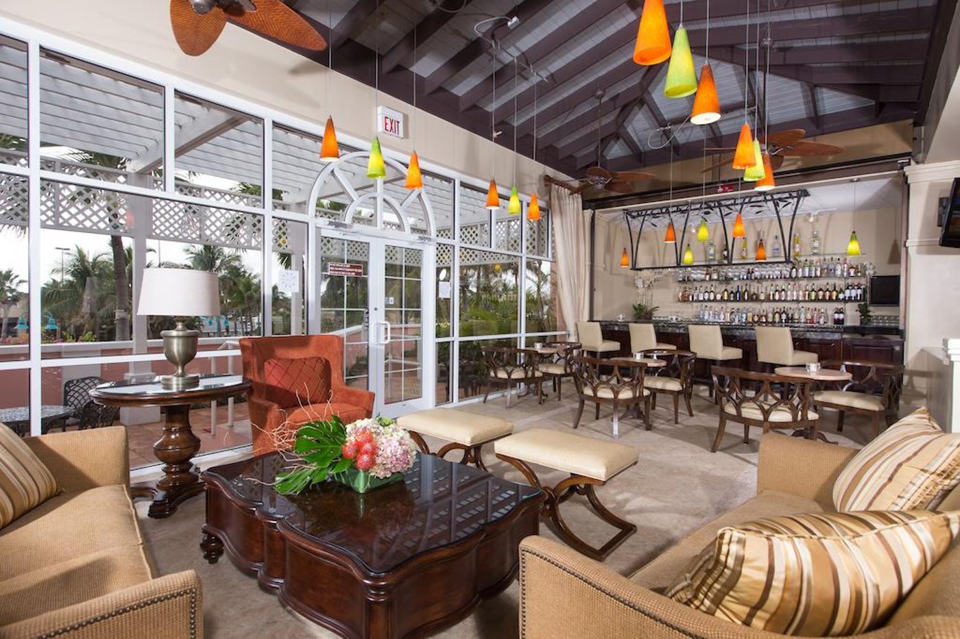 Comfort-Suites-Paradise-Island-Lobby-42