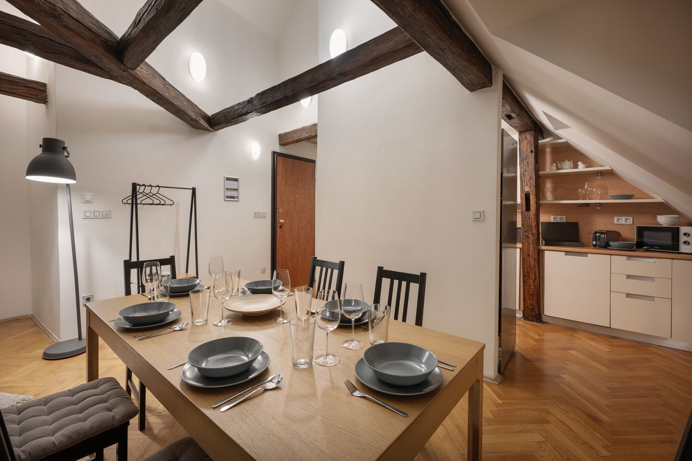 Boutique-Apartments-White-Swan-Room-10