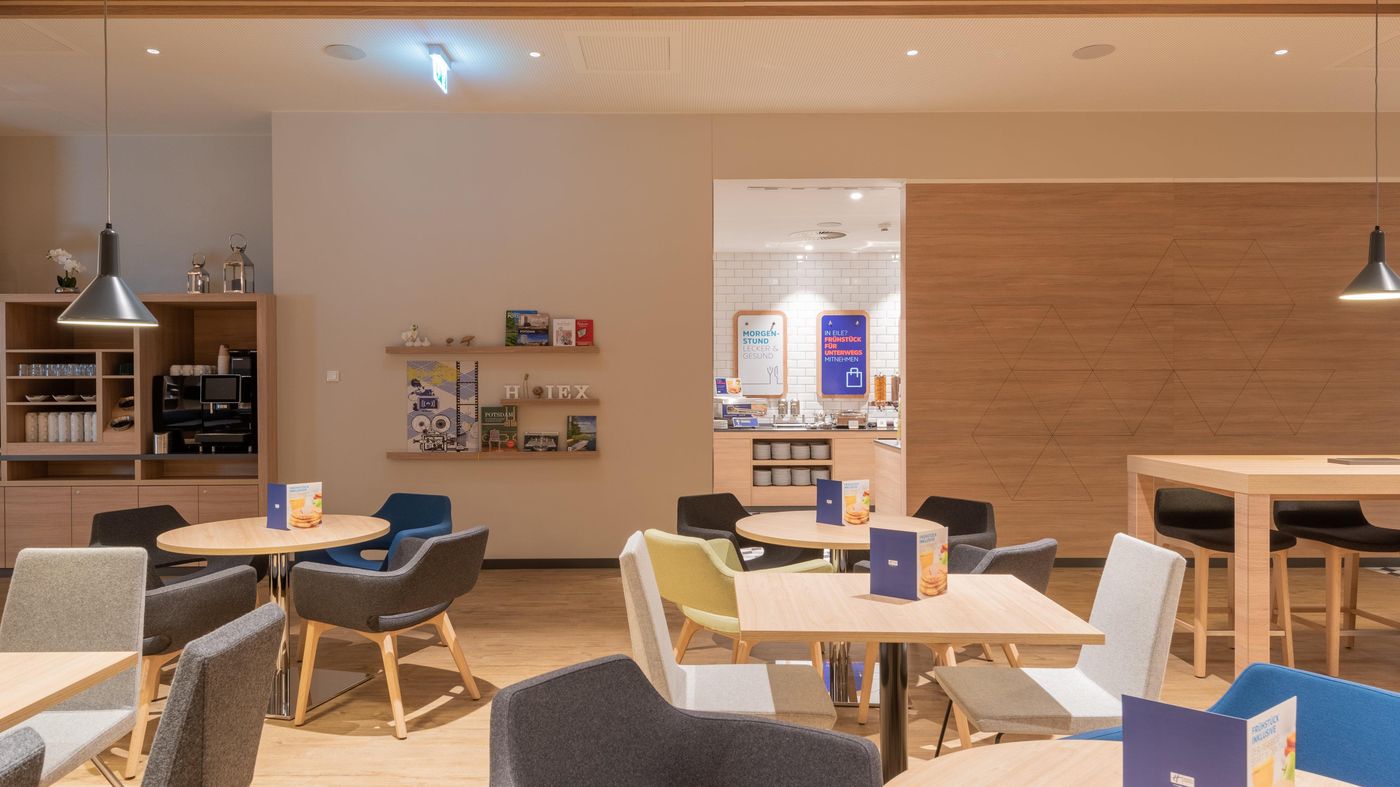 Holiday-Inn-Express-and-Suites-Potsdam-Restaurant-18