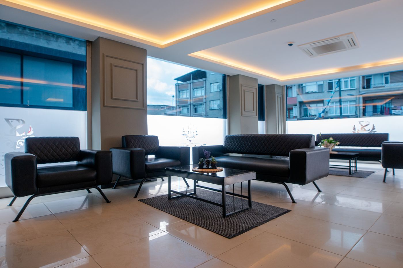 Zara Suit-Turkey-GAZIOSMANPASA-Lobby-9