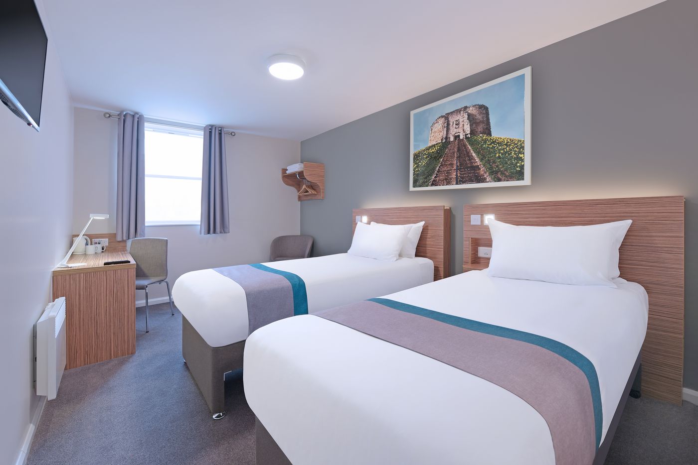 Travelodge-Plus-Dublin-City-Centre-Room-8