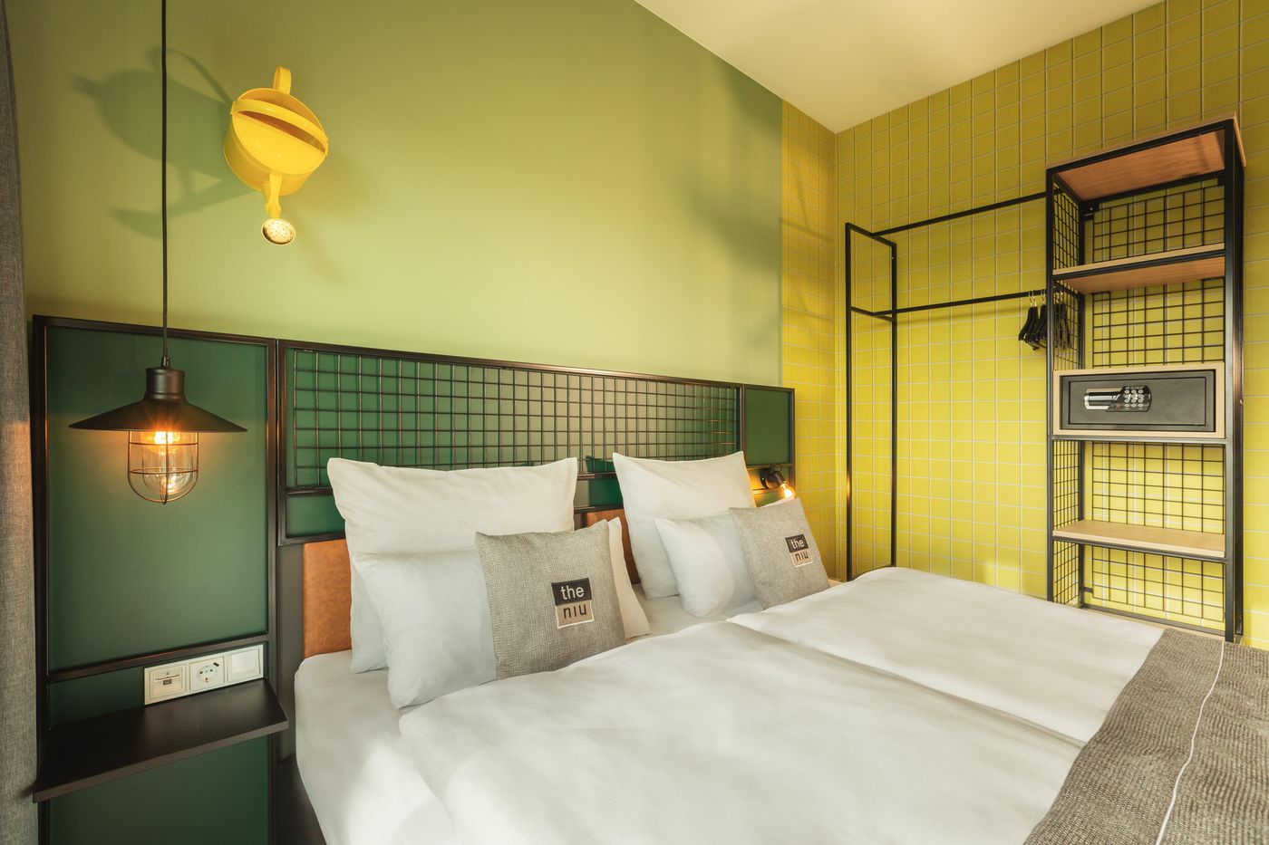 the-niu-Dwarf-Room-23