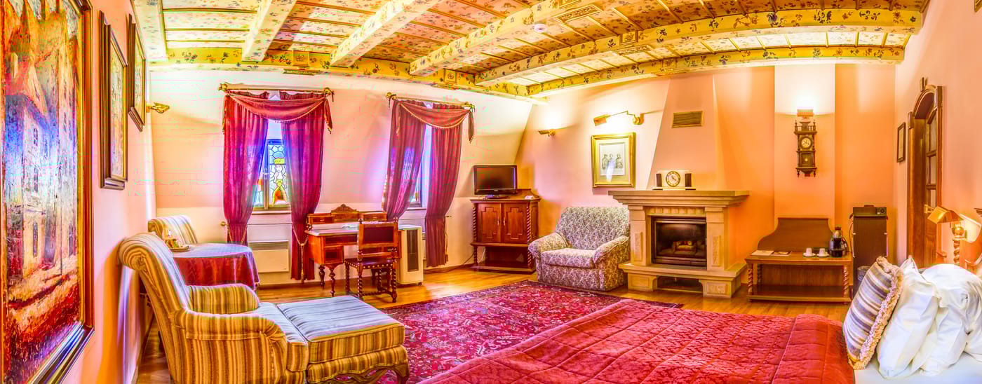 The-King-Charles-Room-15