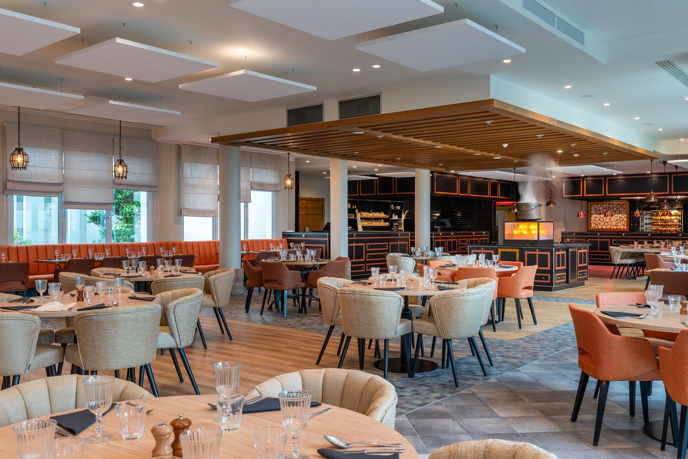 Dream-Castle-Paris-Restaurant-31